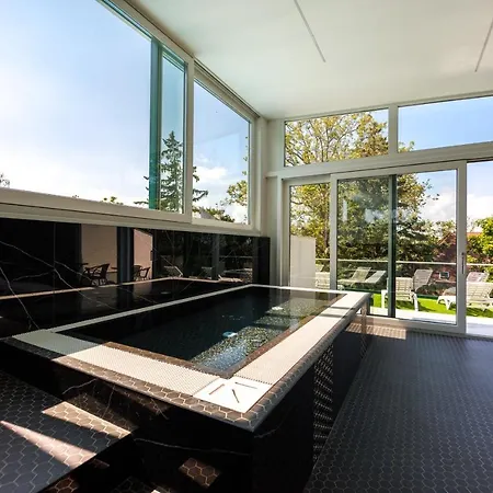 Bauhaus Gold Siófok