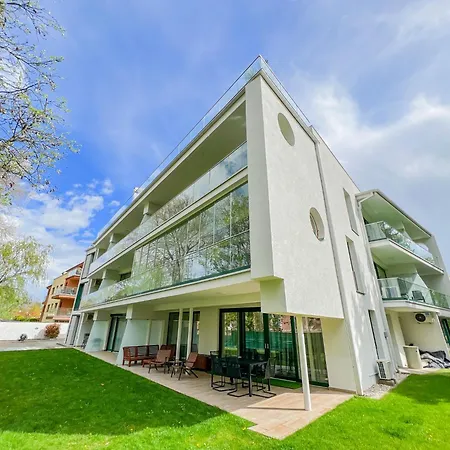 Bauhaus Gold * Siófok